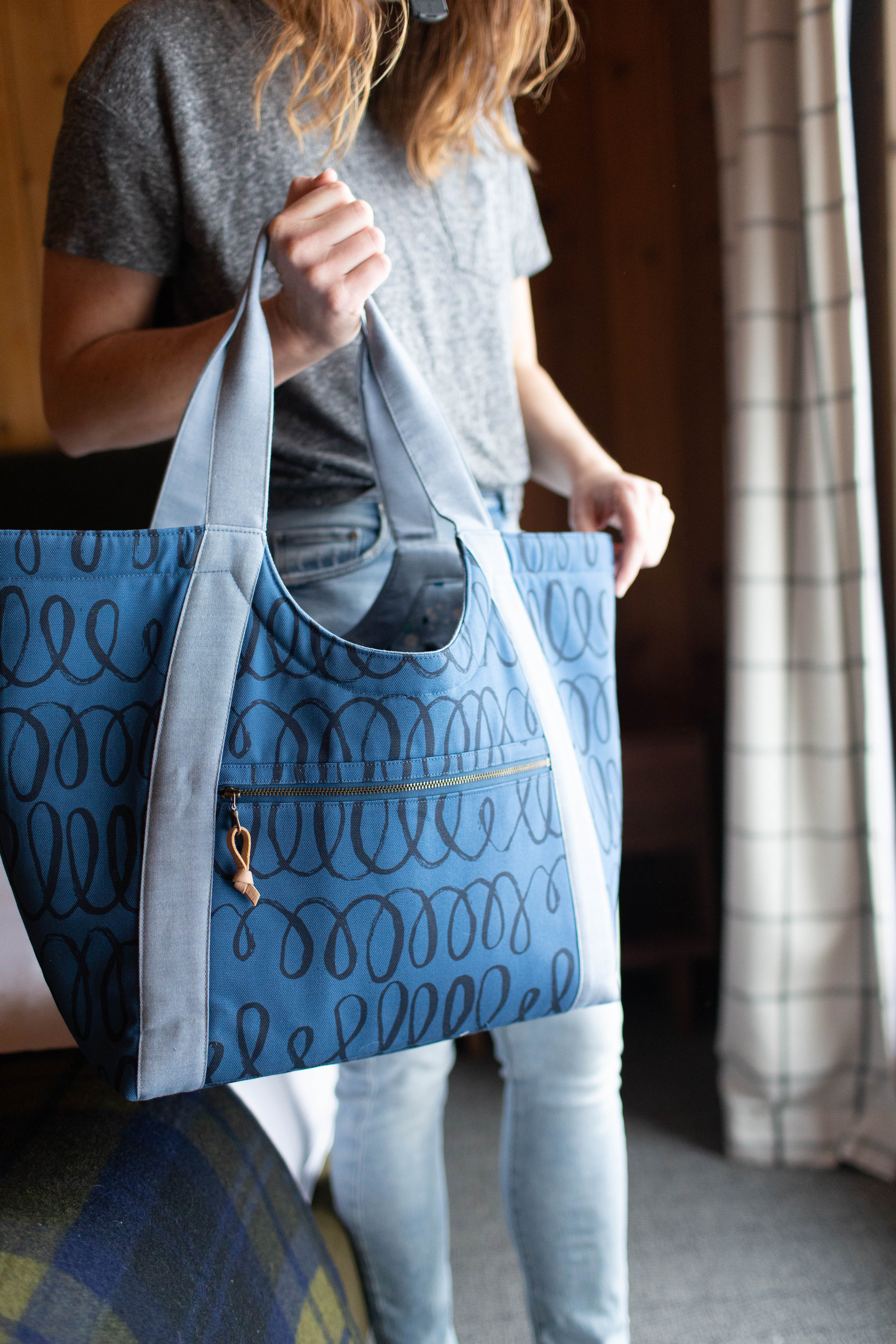Color Riverbend Big Sur Poolside Tote
