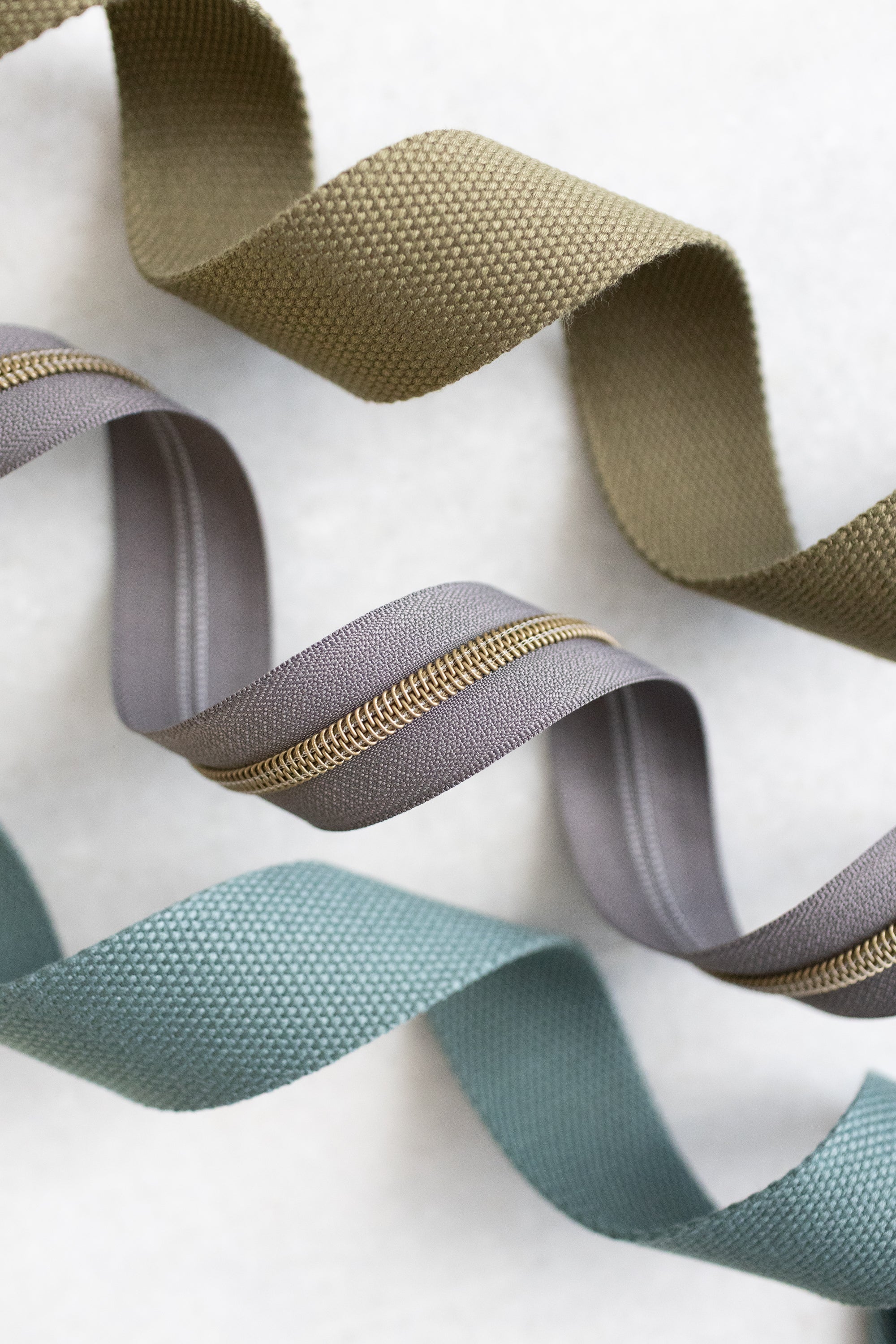 Otter - #5 Bronze Nylon Zipper Tape