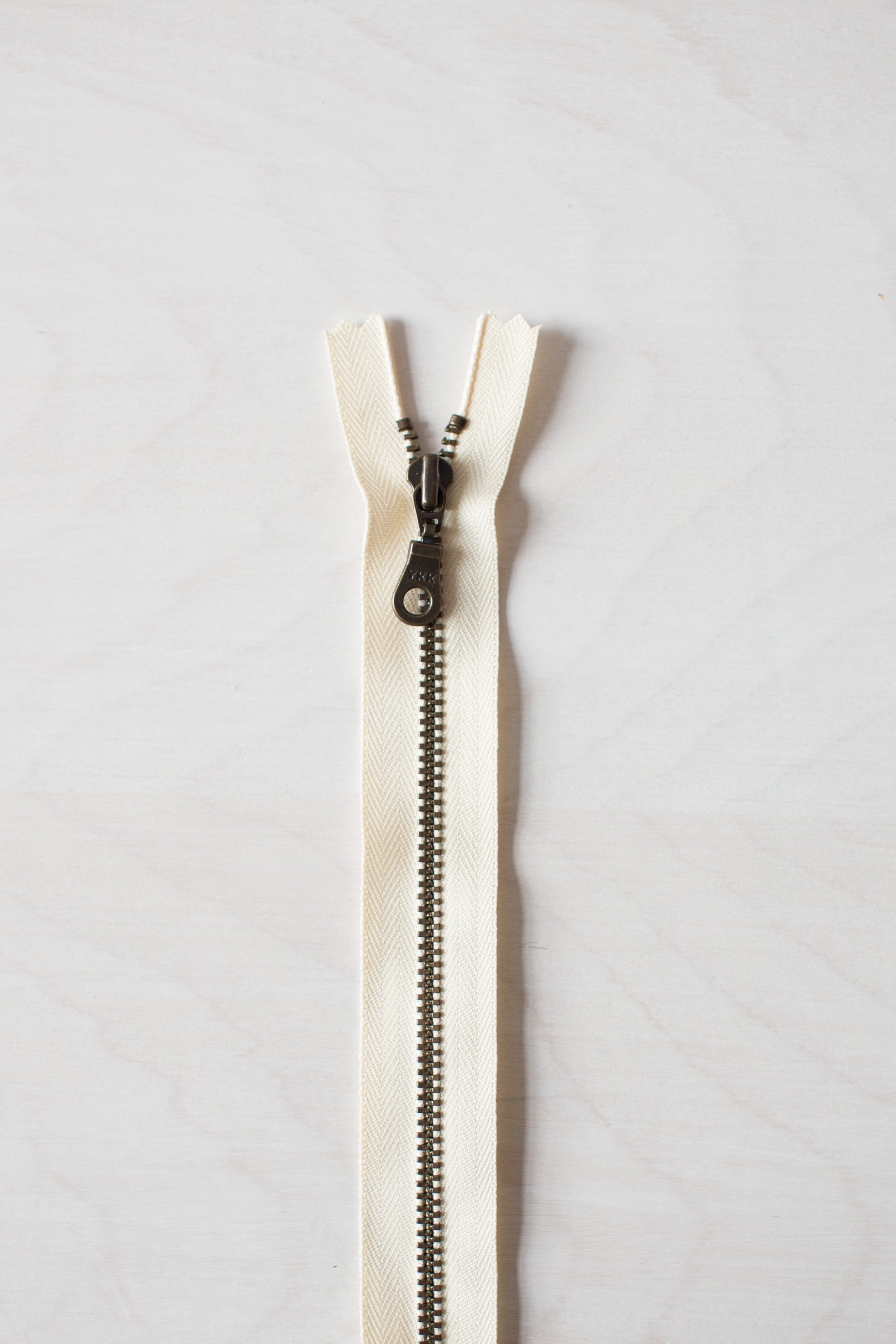 Color Antique Brass/Cream