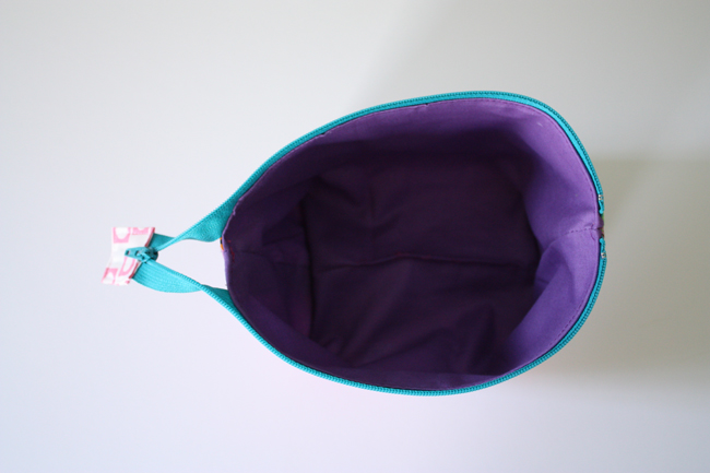 open wide zippered pouch: DIY tutorial - Noodlehead