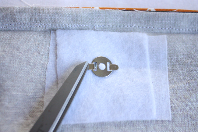 Sew4Home Mini Sewing Tips – How to Insert a Magnetic Snap!